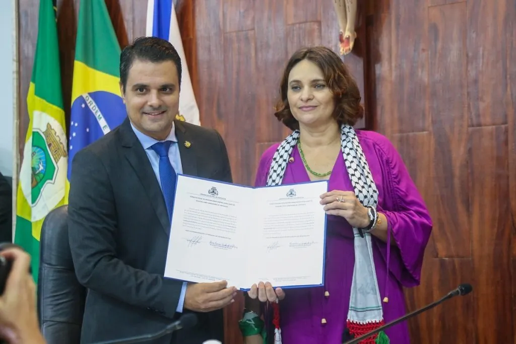 Anna Karina, do Psol, assume mandato na Câmara Municipal de Fortaleza durante licença de Gabriel Aguiar