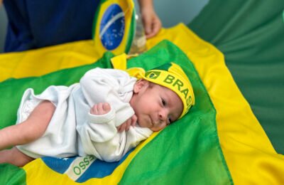 Bebês da Santa Casa de Sobral fazem ensaio da Copa do Mundo