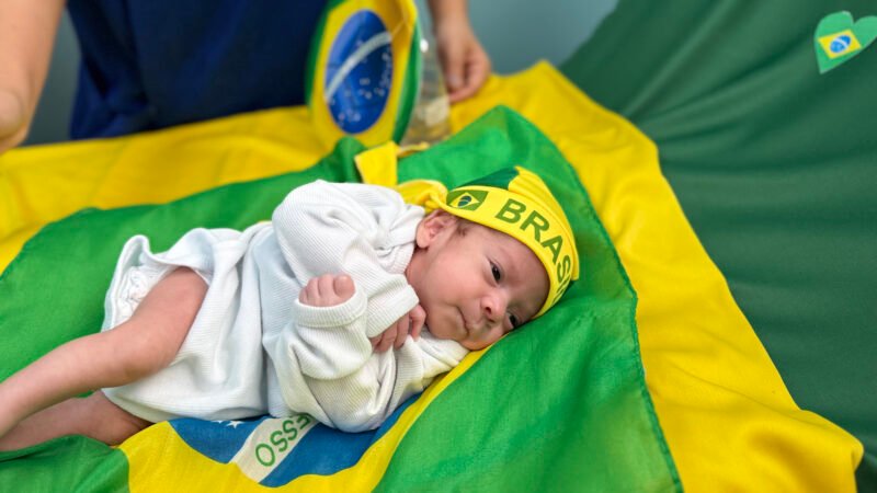 Bebês da Santa Casa de Sobral fazem ensaio da Copa do Mundo