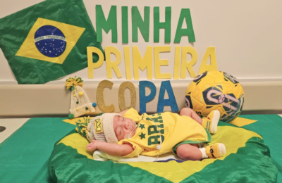 Bebês do HUC ganham ensaio temático de Copa do Mundo