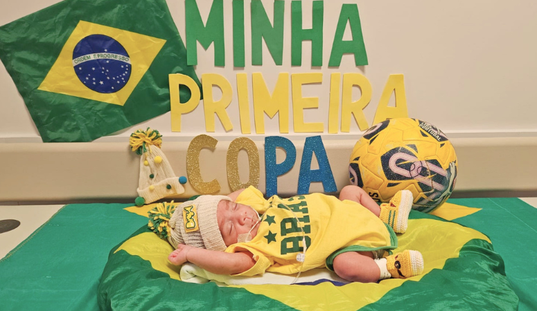 Bebês do HUC ganham ensaio temático de Copa do Mundo