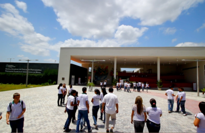CE domina Enem 2025 4 das 5 melhores escolas do Brasil