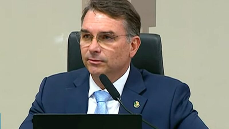 Flávio Bolsonaro vem a Fortaleza em julho para ato do PL