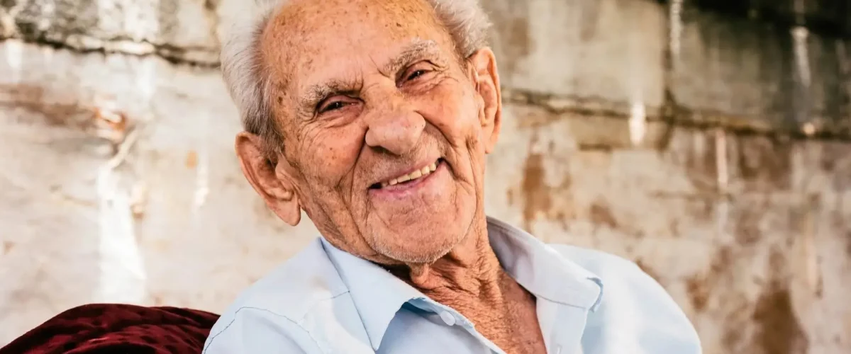Morre aos 88 anos o influenciador Vovô Anésio