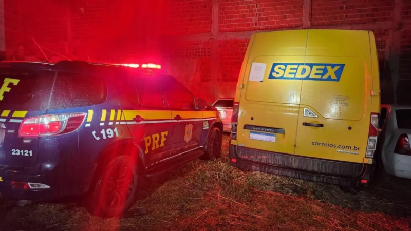 PRF apreende veículo clonado dos Correios em Fortaleza