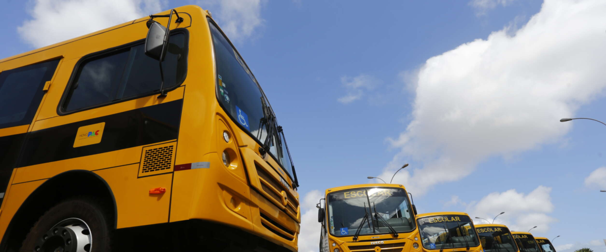 Ceará recebe 40 novos ônibus escolares do Governo Federal