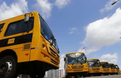 Ceará recebe 40 novos ônibus escolares do Governo Federal