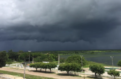 Inmet emite alerta de chuvas intensas para o Ceará neste sábado