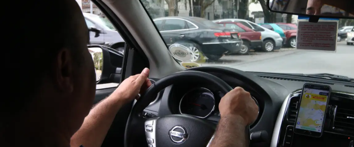 Itaitinga paga R$ 5 mil a motorista que caiu em buraco
