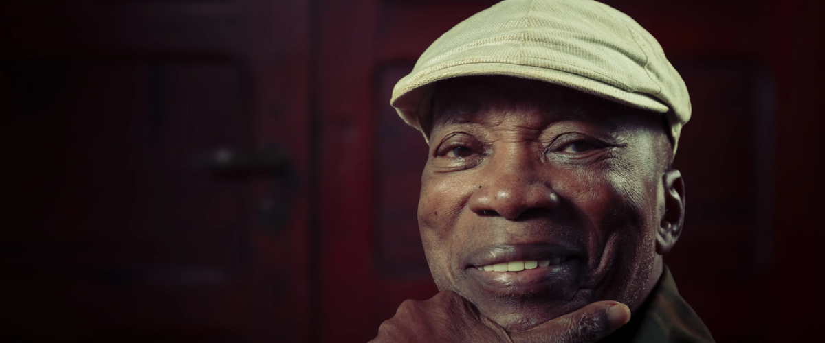 Milton Nascimento tem alta após pneumonia e volta para casa