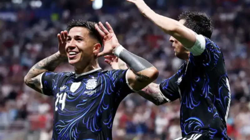Argentina chega à final da Copa e repete era Maradona