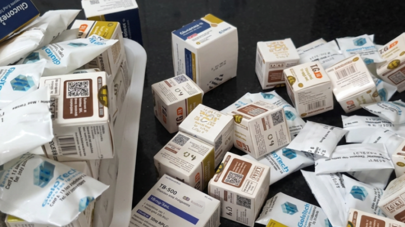 Casal é preso vendendo remédios ilegais com delivery em Fortaleza
