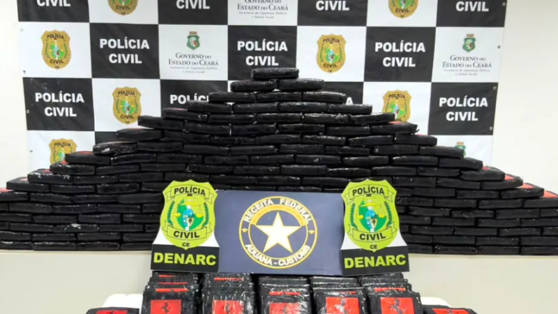 Polícia apreende 264 kg de maconha em potes de açaí em Fortaleza