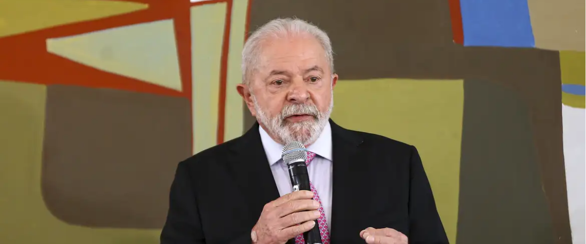 Lula elogia educação do Ceará e compara com São Paulo