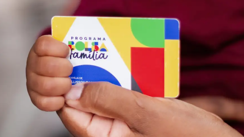 Bolsa Família tem reajuste de 15% e piso vai a R$ 691