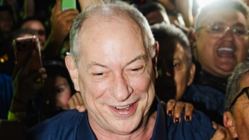 Ciro ignora pesquisa e foca em cidades-chave do Ceará