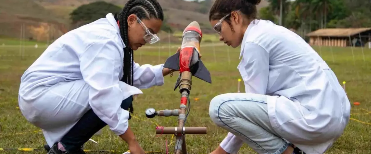 Prefeitura deixa 25 alunos fora de competição de foguetes