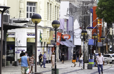 Dia do Comerciário: o que abre e fecha em Fortaleza dia 21