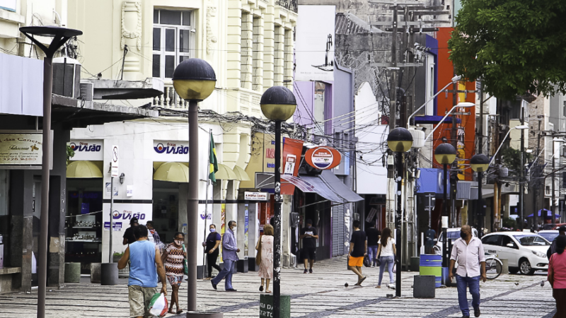Dia do Comerciário: o que abre e fecha em Fortaleza dia 21