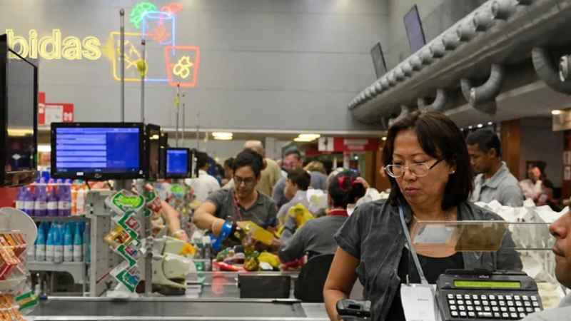 Supermercados do CE estudam automação após fim da escala 6x1
