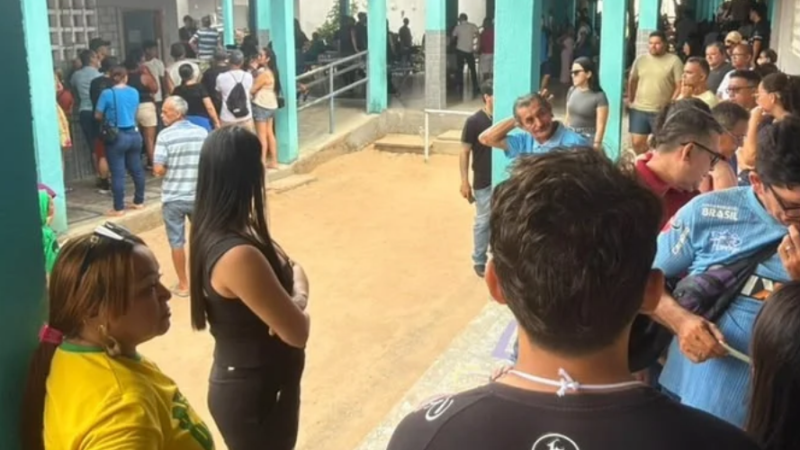 Filas e espera de horas marcam votação no Ceará neste domingo