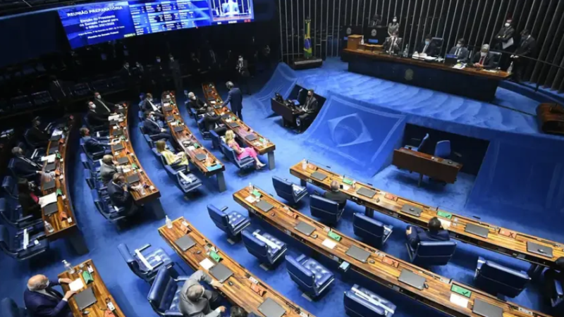 Senado aprova fim da escala 6x1 e jornada de 40 horas