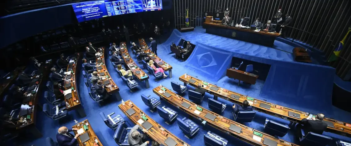 Senado aprova fim da escala 6x1 e jornada de 40 horas