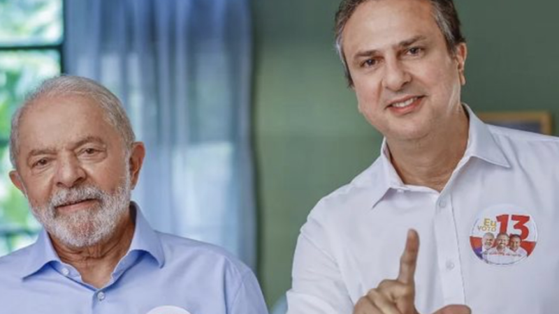 Camilo Santana ganha destaque na campanha de Lula
