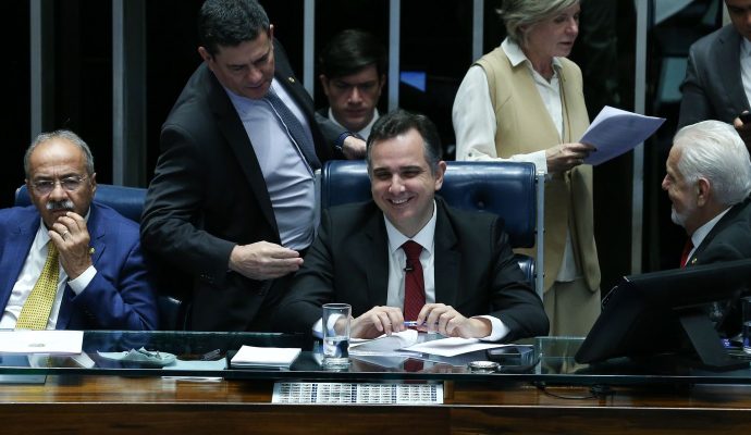 Senado aprova projeto com normas para ensino em tempo integral