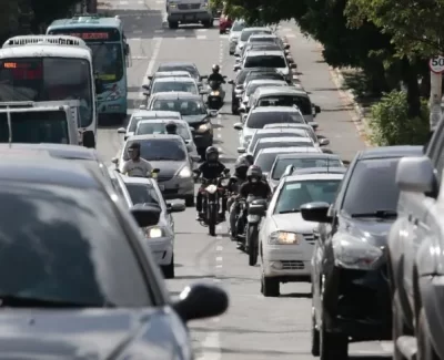 Licenciamento de veículos com placas final 1 vence nesta segunda-feira (11) no Ceará